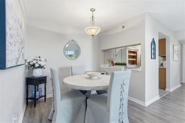 $185,000 | 3300 Haviland Court, Unit 303, Palm Harbor, FL 34684