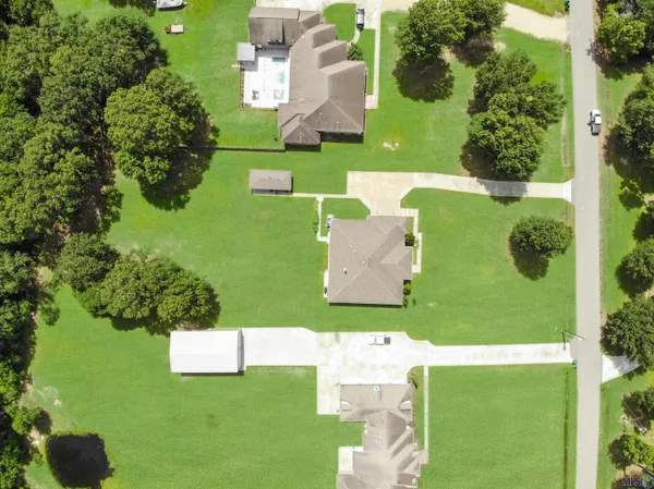 $499,900 | 9788 Hunter Brook Lane, Denham Springs, LA 70706