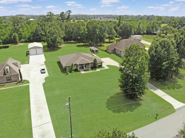 $499,900 | 9788 Hunter Brook Lane, Denham Springs, LA 70706