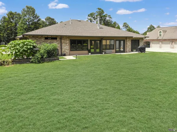 $499,900 | 9788 Hunter Brook Lane, Denham Springs, LA 70706