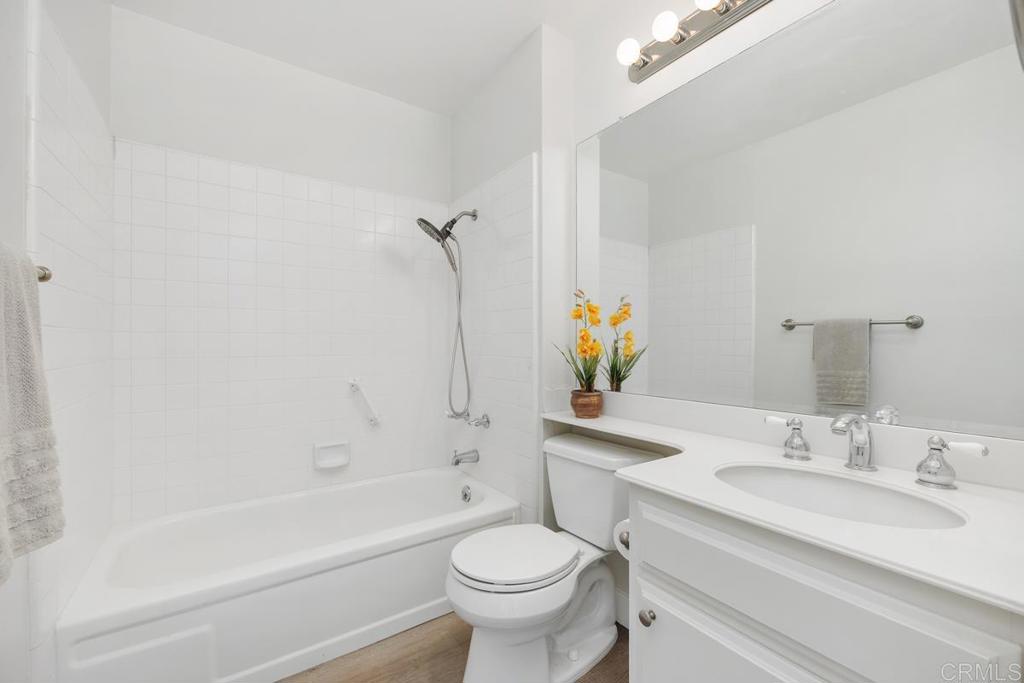 245 Fairlee Lane Encinitas, CA 92024 - Photo 4 of 25