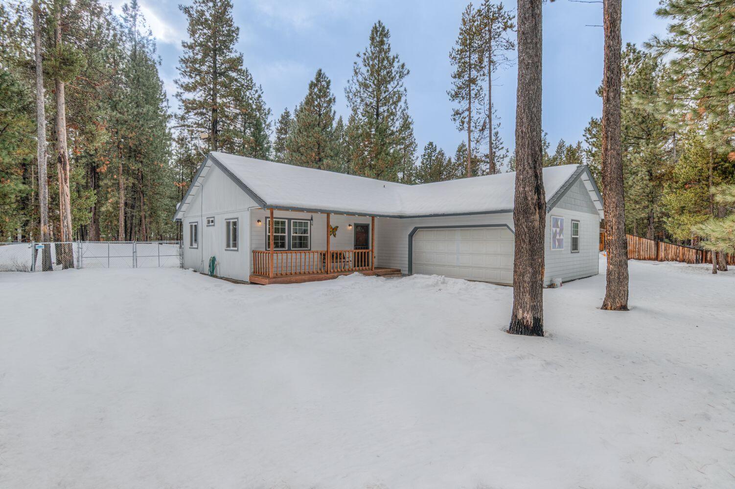 17159 Merced Road Bend, OR 97707 - Photo 1 of 27 F2UOK93A