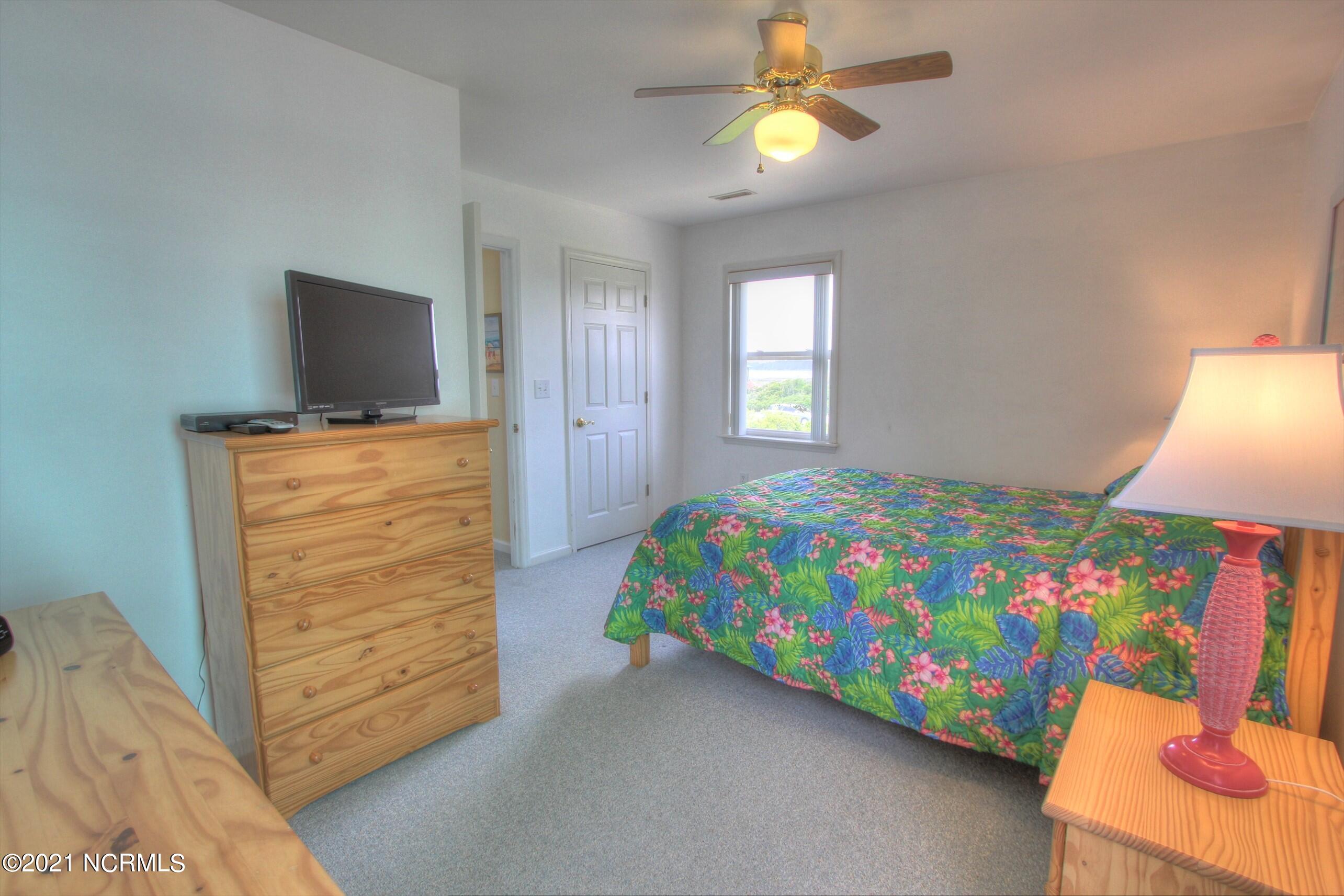 155 Topsail Road North Topsail Beach, NC 28460 - Photo 12 of 22 Master Suite