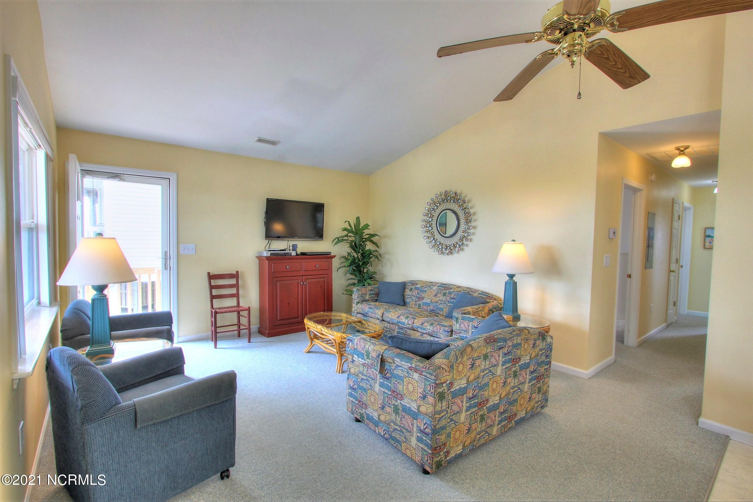 155 Topsail Road North Topsail Beach, NC 28460 - Photo 4 of 22 Living Room
