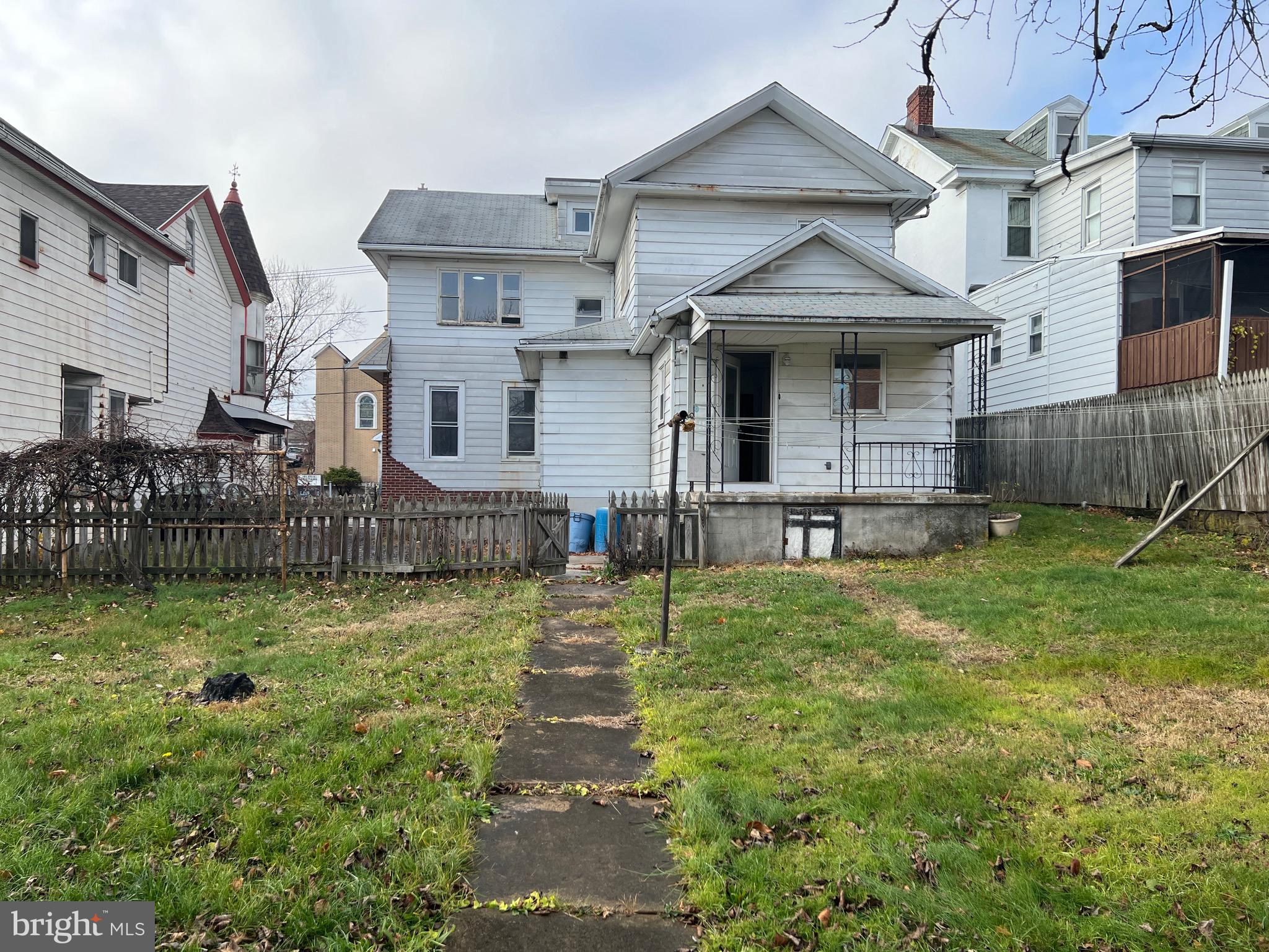 405 North Front Street Minersville, PA 17954 - Photo 7 of 32 a house view with a garden space