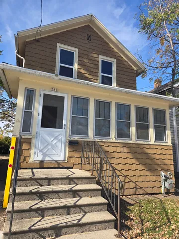 $159,900 | 817 Cherry Street, Oshkosh, WI 54901