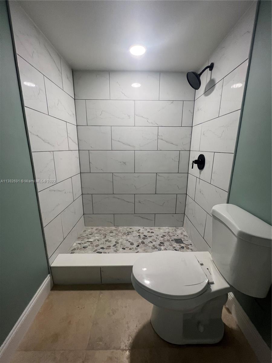 101 Berkley Road, Unit 206 Hollywood, FL 33024 - Photo 16 of 31 Gallery Image 16