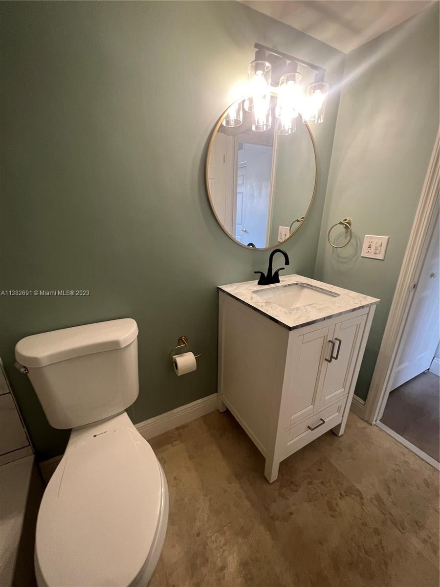 101 Berkley Road, Unit 206 Hollywood, FL 33024 - Photo 20 of 31 Gallery Image 20