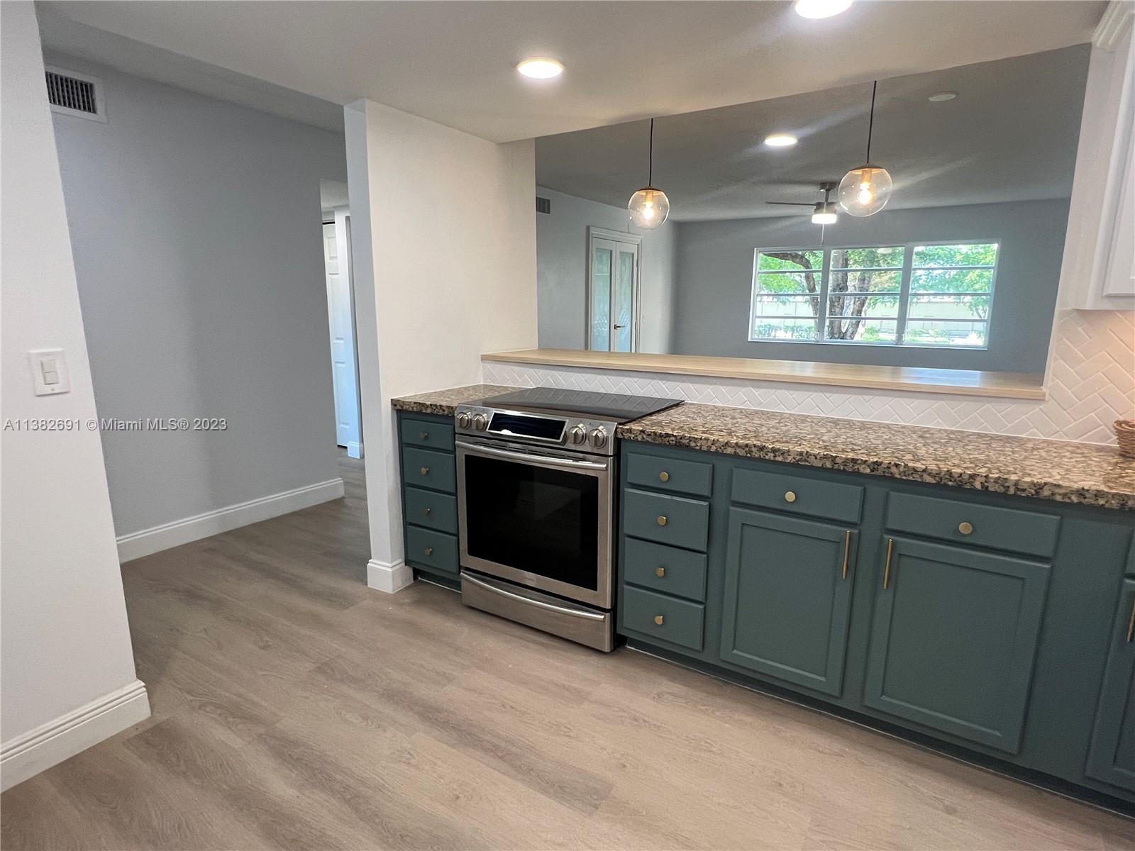 101 Berkley Road, Unit 206 Hollywood, FL 33024 - Photo 2 of 31 Gallery Image 2