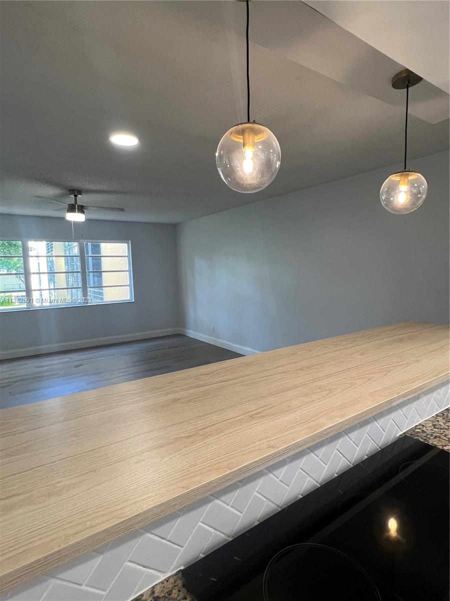 101 Berkley Road, Unit 206 Hollywood, FL 33024 - Photo 5 of 31 Gallery Image 5