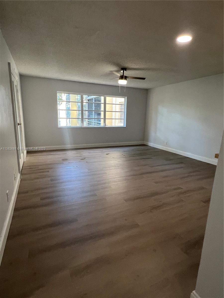 101 Berkley Road, Unit 206 Hollywood, FL 33024 - Photo 9 of 31 Gallery Image 9