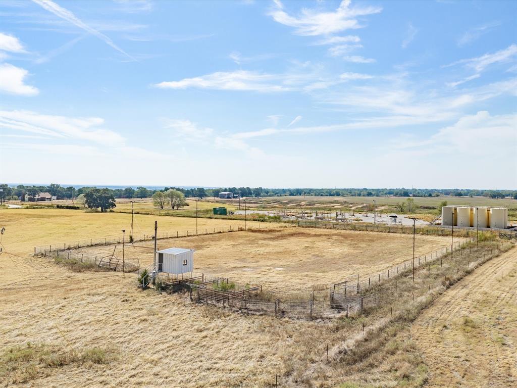 3914 Alamo Road Bowie, TX 76230 - Photo 35 of 40 Gallery Image 35