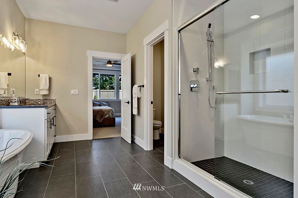 7812 Connells Prairie Road East Bonney Lake, WA 98391 - Photo 17 of 25 Gallery Image 17