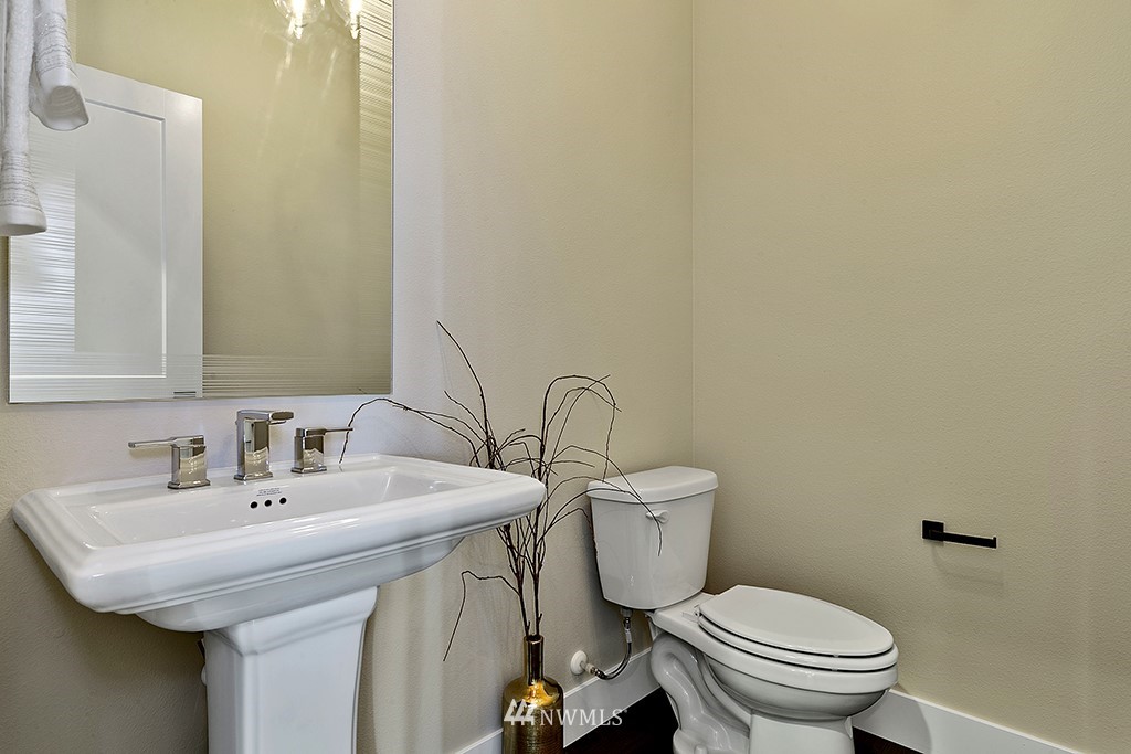 7812 Connells Prairie Road East Bonney Lake, WA 98391 - Photo 23 of 25 Gallery Image 23
