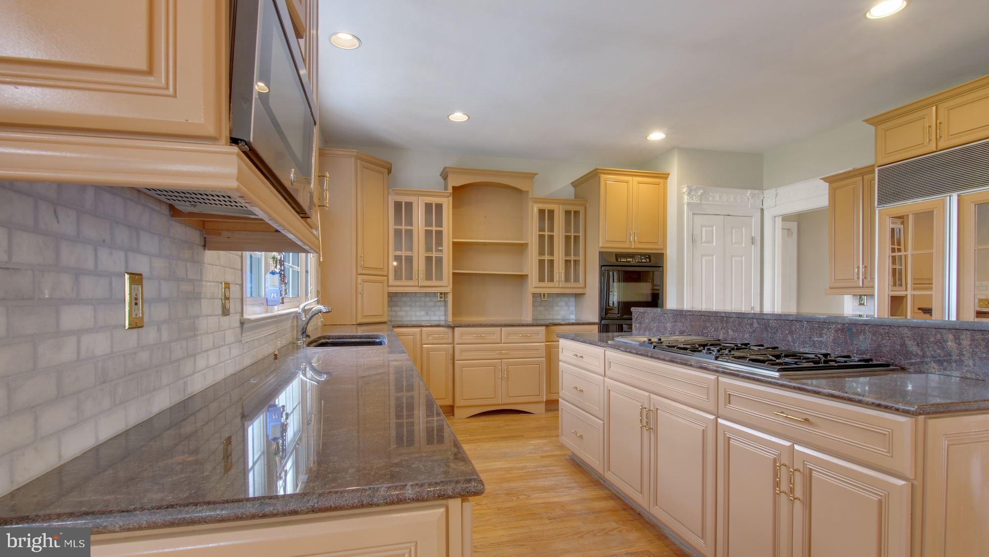 11100 Tommye Lane Reston, VA 20194 - Photo 16 of 50 Kitchen