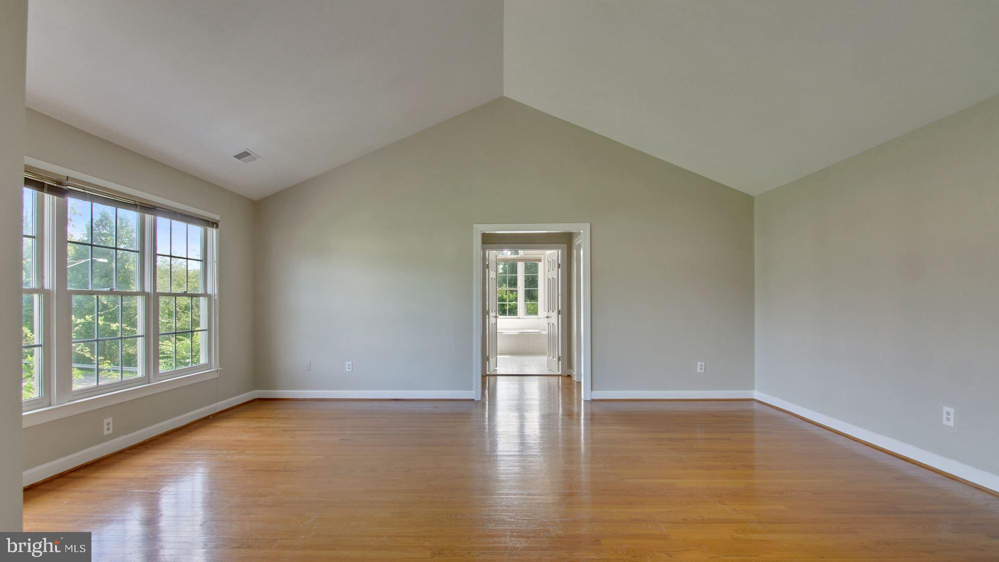 11100 Tommye Lane Reston, VA 20194 - Photo 30 of 50 Primary Bedroom
