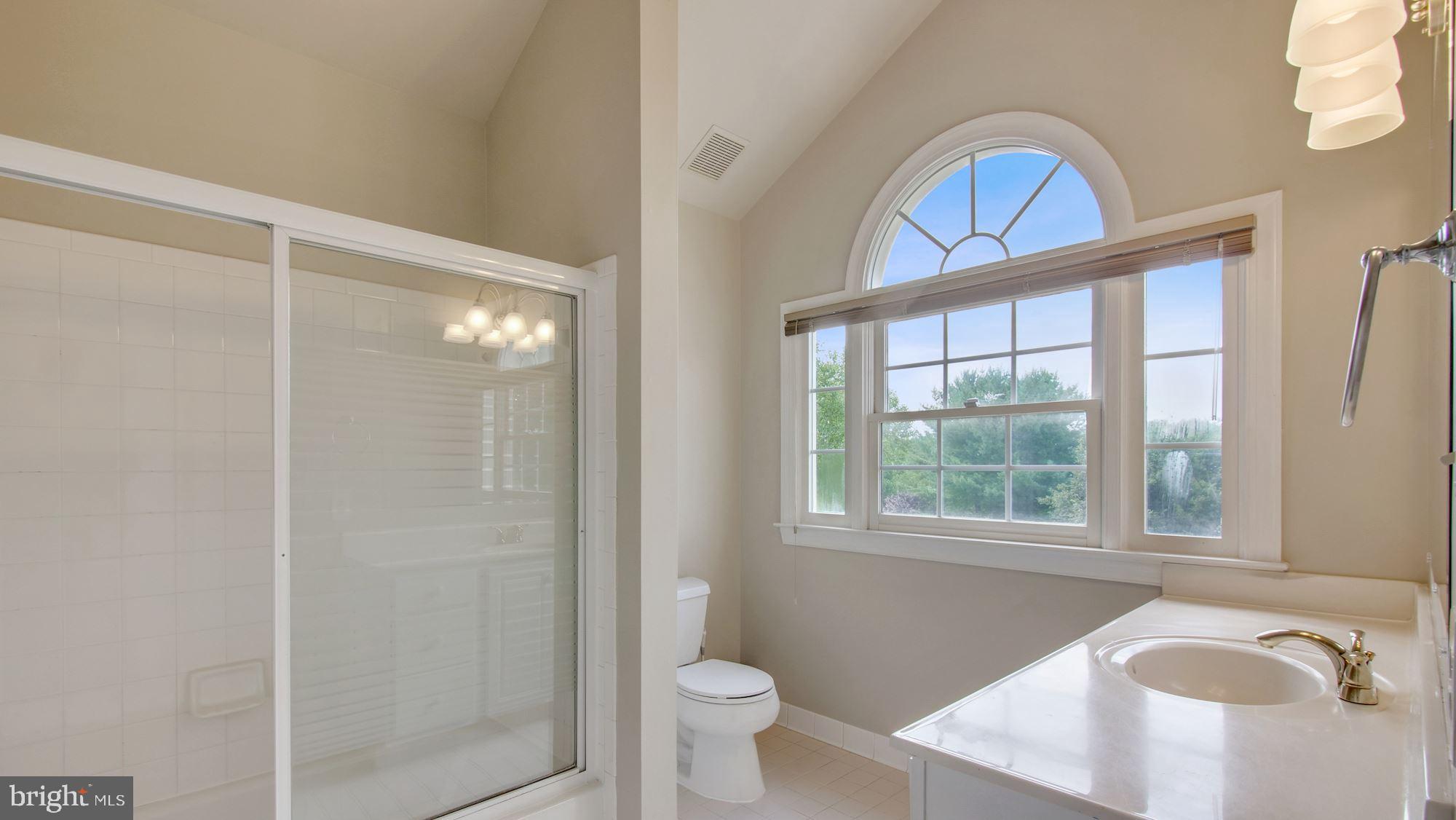 11100 Tommye Lane Reston, VA 20194 - Photo 37 of 50 2nd Bedroom Full Bath