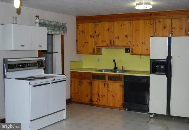 10613 Green Valley Road Union Bridge, MD 21791 - Photo 4 of 27 Kitchen