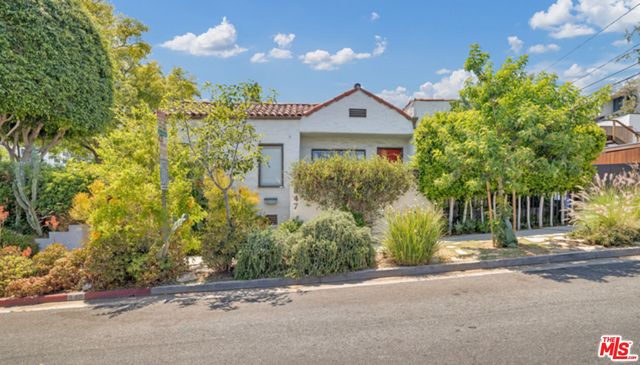 $7,800 | 847 Hammond Street, West Hollywood, CA 90069