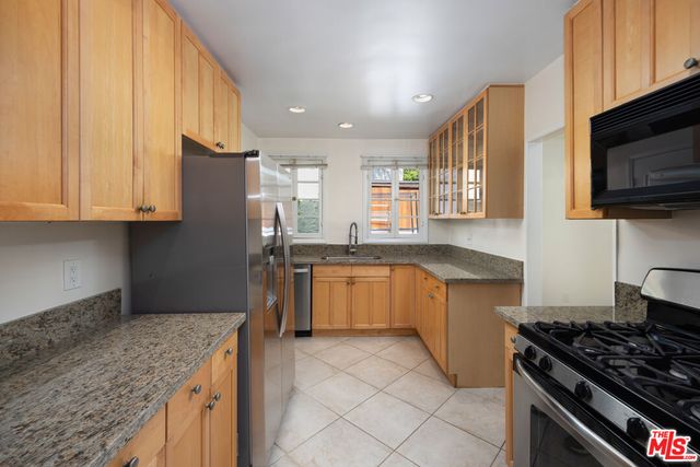 $7,800 | 847 Hammond Street, West Hollywood, CA 90069