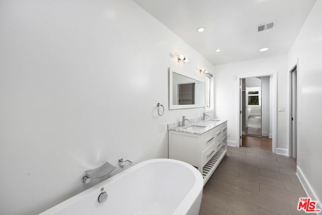 $7,800 | 847 Hammond Street, West Hollywood, CA 90069