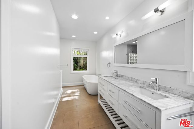 $7,800 | 847 Hammond Street, West Hollywood, CA 90069