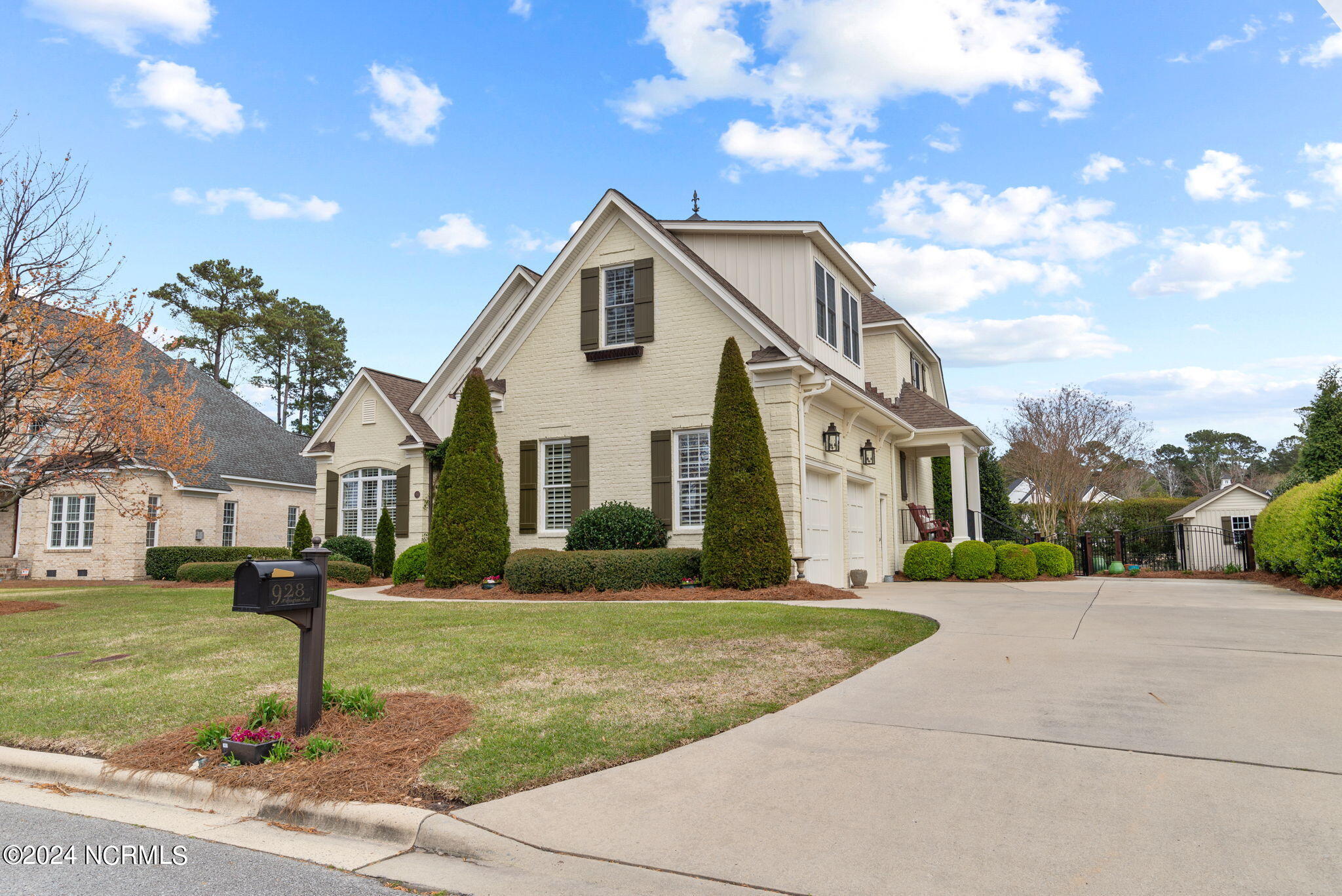 928 Nottingham Road Greenville, NC 27858 - Photo 4 of 61 54-web-or-mls-DSC_1274
