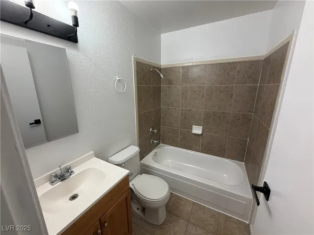 $1,250 | 4750 Thunderbolt Avenue, Unit 3, Las Vegas, NV 89115