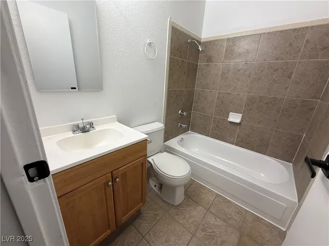 $1,250 | 4750 Thunderbolt Avenue, Unit 3, Las Vegas, NV 89115