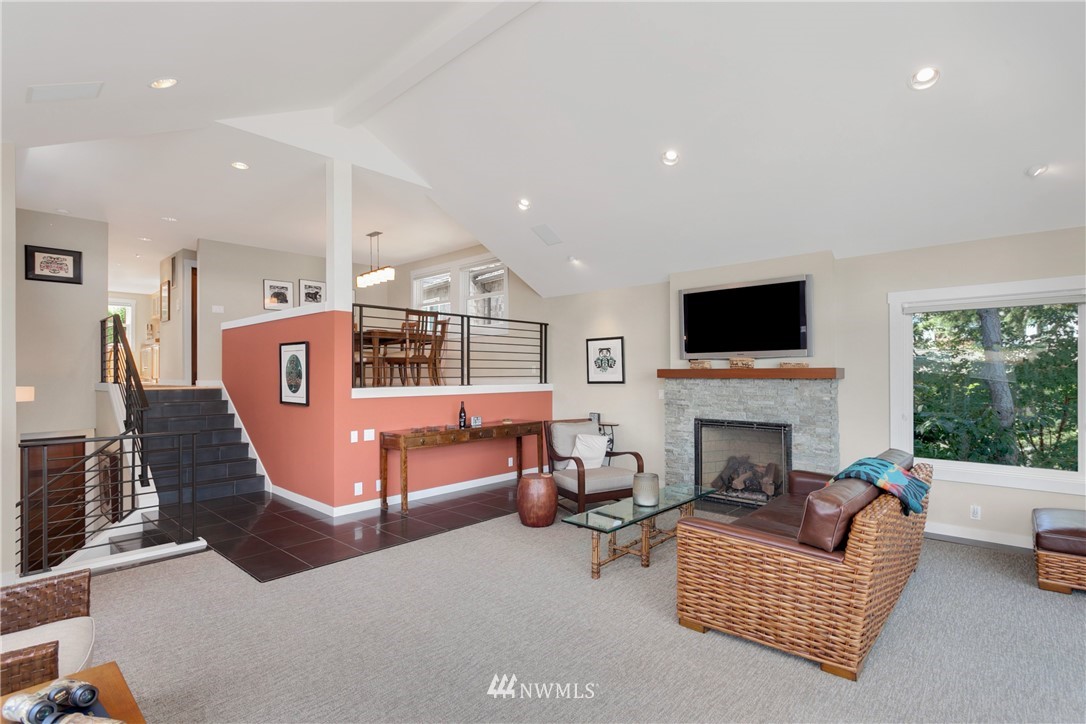 3756 West Commodore Way Seattle, WA 98199 - Photo 11 of 25 Gallery Image 11
