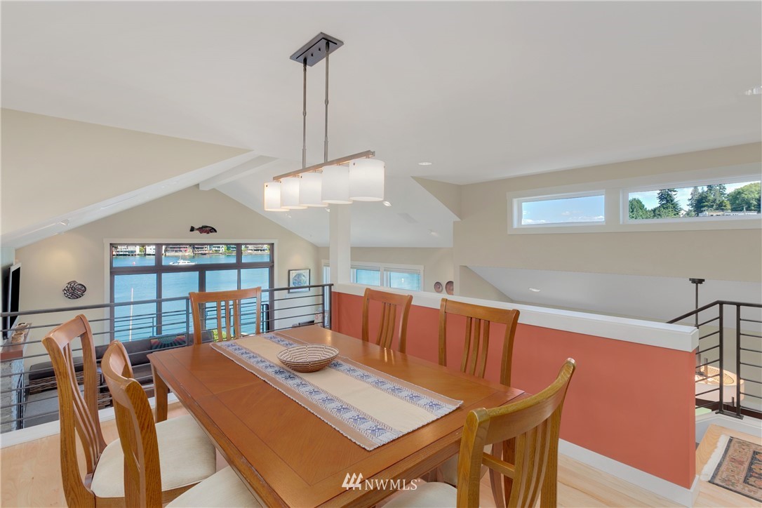 3756 West Commodore Way Seattle, WA 98199 - Photo 12 of 25 Gallery Image 12