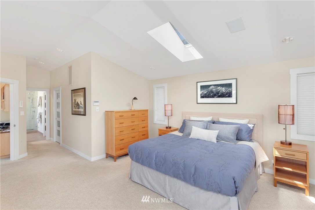 3756 West Commodore Way Seattle, WA 98199 - Photo 19 of 25 Gallery Image 19