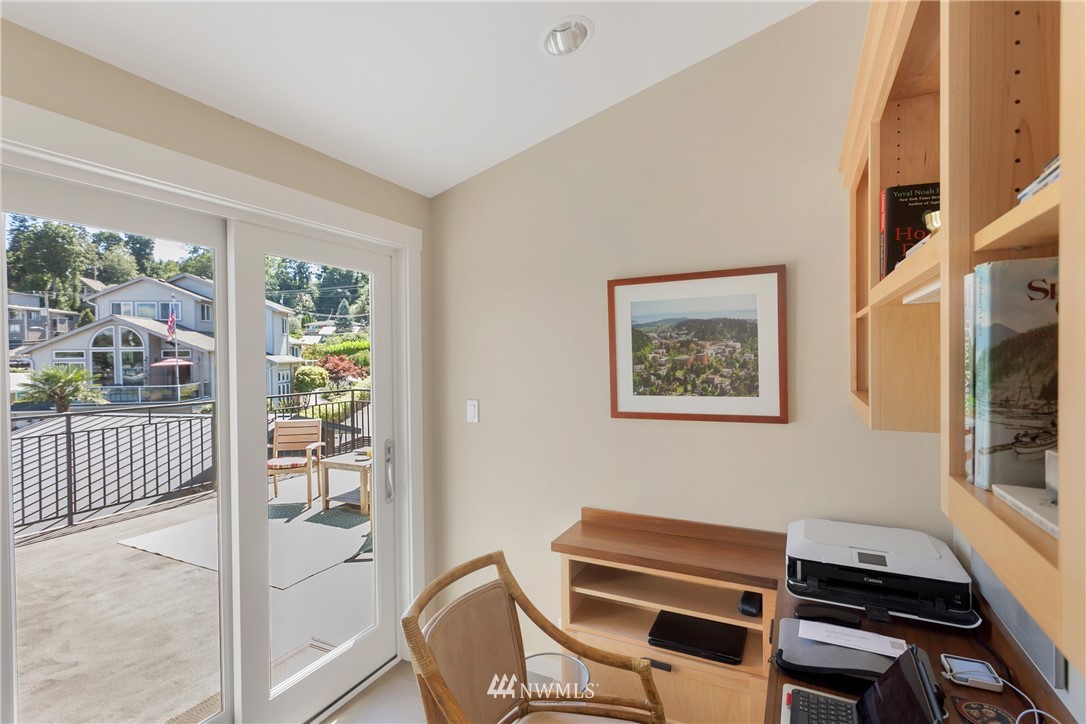 3756 West Commodore Way Seattle, WA 98199 - Photo 22 of 25 Gallery Image 22