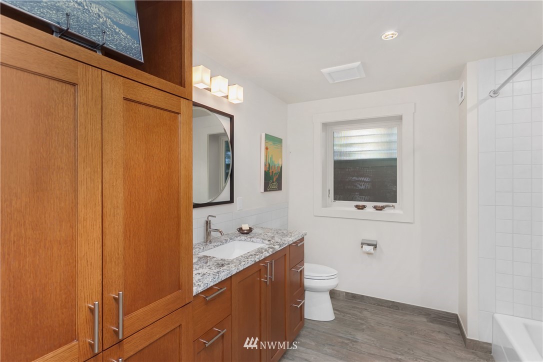 3756 West Commodore Way Seattle, WA 98199 - Photo 24 of 25 Gallery Image 24