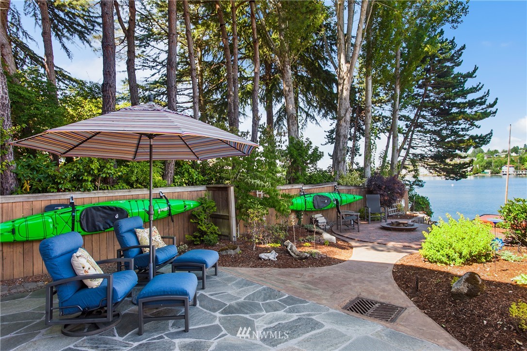 3756 West Commodore Way Seattle, WA 98199 - Photo 6 of 25 Gallery Image 6