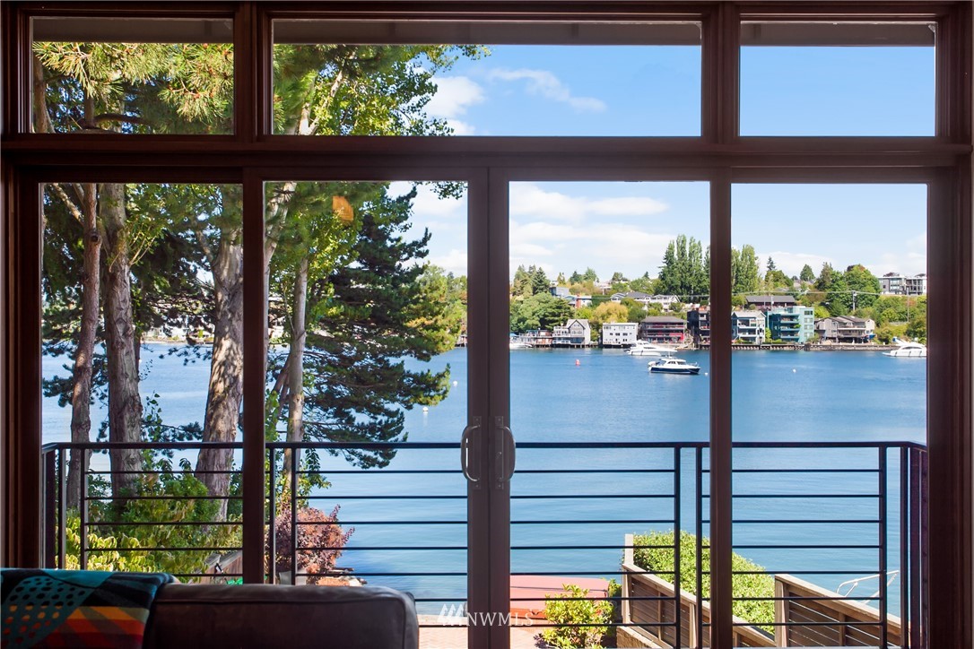 3756 West Commodore Way Seattle, WA 98199 - Photo 10 of 25 Gallery Image 10
