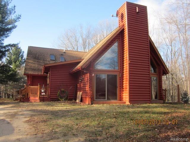 17325 Donohue Road Pinckney, MI 48169 - Photo 1 of 9 1 FRONT.jpg
