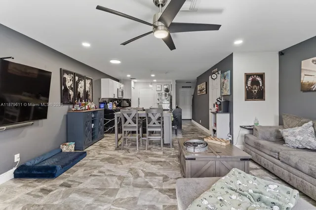 $399,999 | 8532 West Southgate Shores Circle, Tamarac, FL 33321