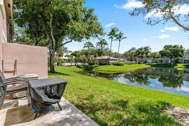 $399,999 | 8532 West Southgate Shores Circle, Tamarac, FL 33321
