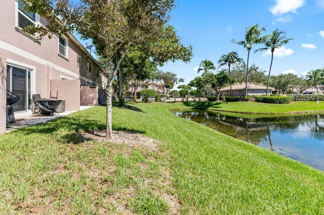 $399,999 | 8532 West Southgate Shores Circle, Tamarac, FL 33321