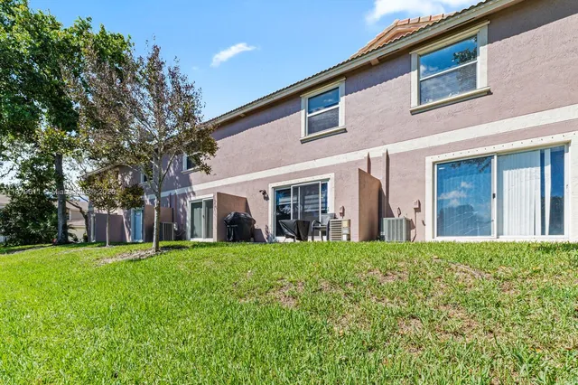$399,999 | 8532 West Southgate Shores Circle, Tamarac, FL 33321