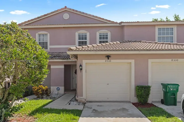 $399,999 | 8532 West Southgate Shores Circle, Tamarac, FL 33321