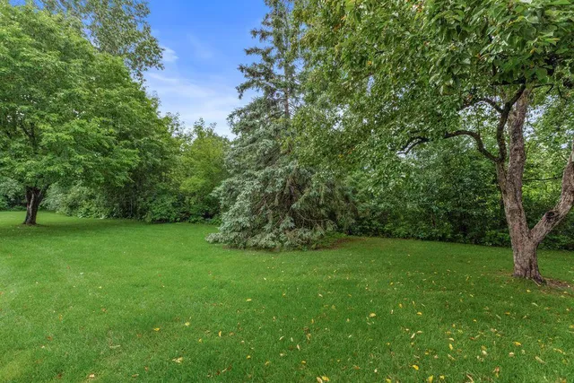 $175,000 | 971 Heritage Court East, Unit 204, Vadnais Heights, MN 55127