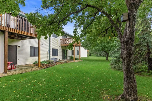 $175,000 | 971 Heritage Court East, Unit 204, Vadnais Heights, MN 55127