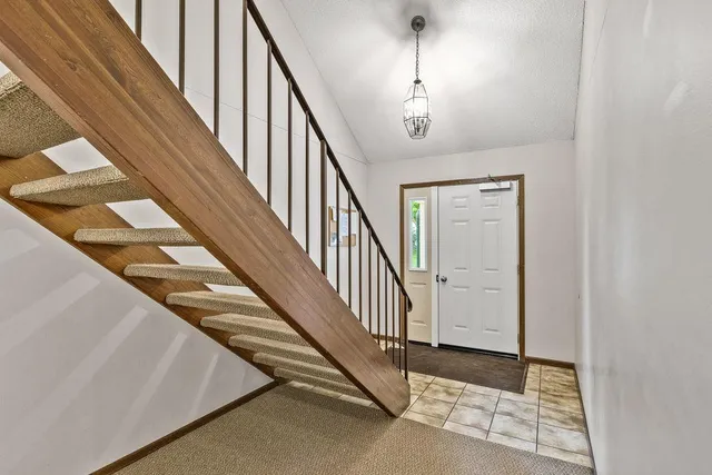 $175,000 | 971 Heritage Court East, Unit 204, Vadnais Heights, MN 55127