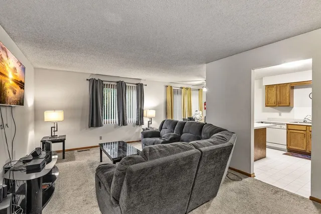 $175,000 | 971 Heritage Court East, Unit 204, Vadnais Heights, MN 55127