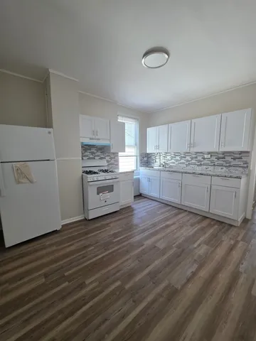 $2,500 | 26 West 20th Street, Unit 2, Bayonne, NJ 07002