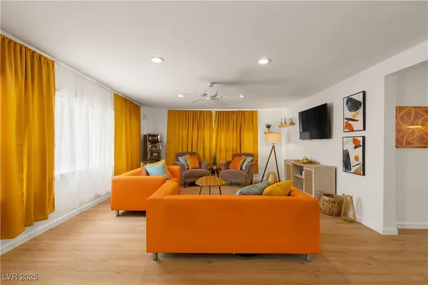 $2,888 | 1013 Francis Avenue, Las Vegas, NV 89104