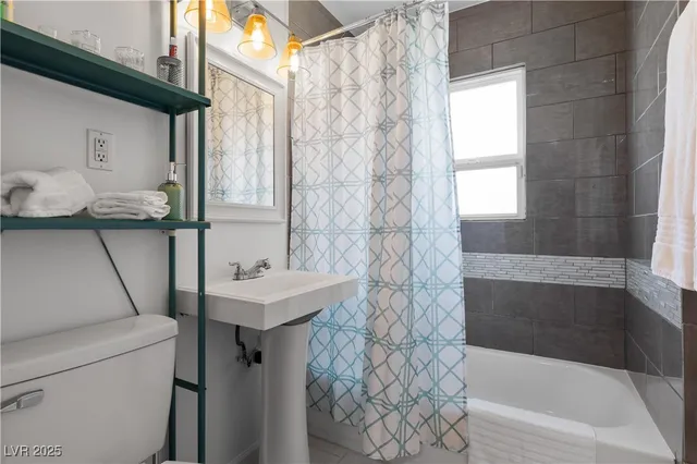 $2,800 | 1013 Francis Avenue, Las Vegas, NV 89104