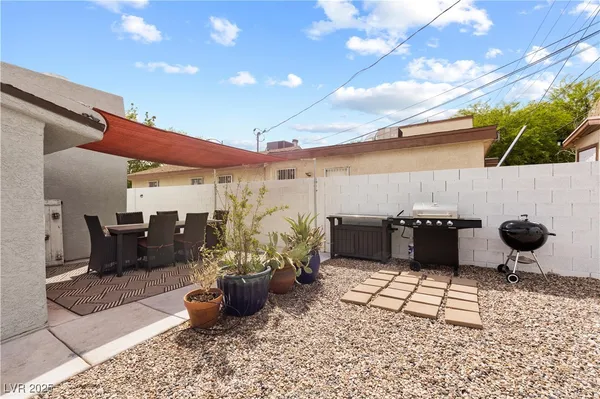 $2,888 | 1013 Francis Avenue, Las Vegas, NV 89104